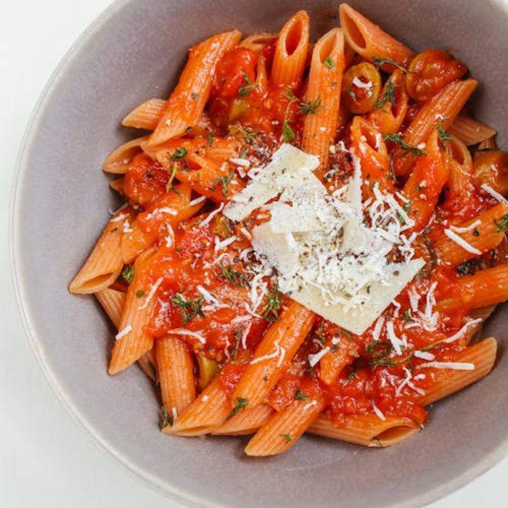 Spicy Veg Schezwan Pasta Meal For 1
