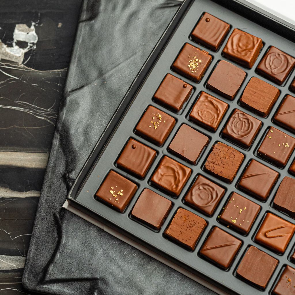 Ferrero Collection Premium Gourmet Assorted Hazelnut Milk Chocolate, Dark Chocolate And Coconut-1